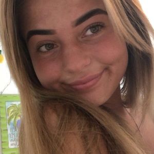 Meet your Posher, Danica